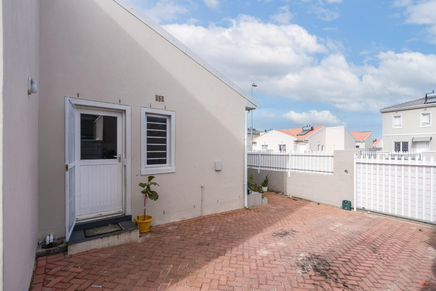 To Let 2 Bedroom Property for Rent in Rivergate Western Cape